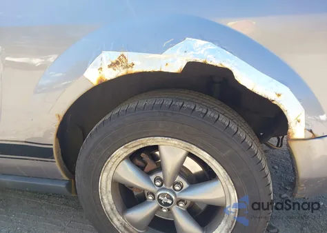 2006 Ford Mustang V6 z USA, uszkodzony, nr VIN 1ZVHT80N865221648